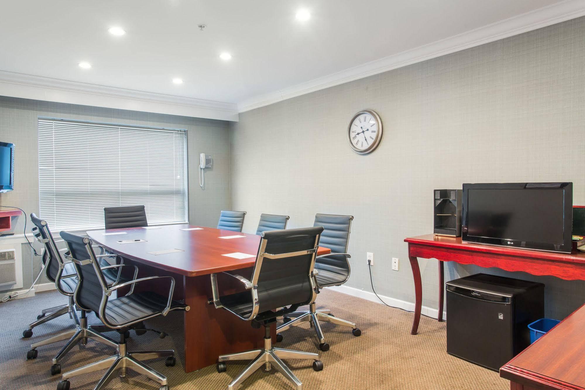Sandman Hotel Red Deer Luaran gambar
